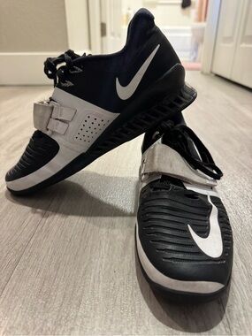 Nike Women’s Romaleos 3 - black & white